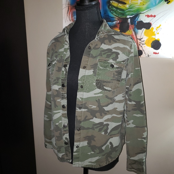 5 For $25✨️ Womens Size Small Army Green Print Button Up Collard Jacket Top - Picture 2 of 6